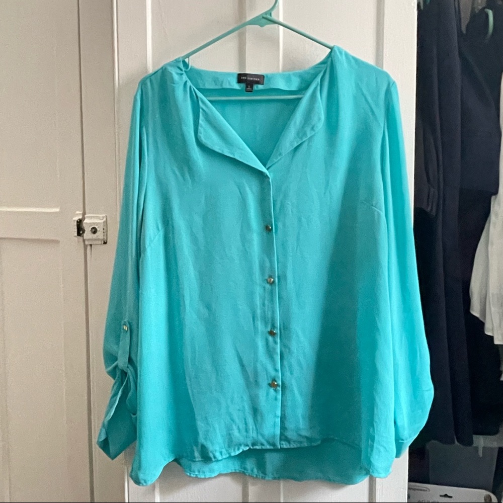 The Limited button down blouse - Picture 2 of 11